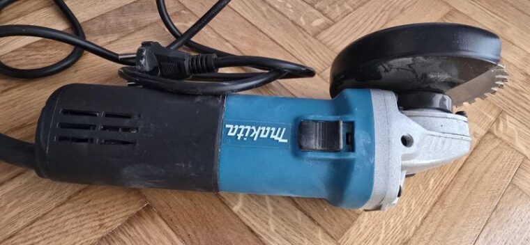 Makita 9558HN – Ugaona brusilica 125 mm / 840 W