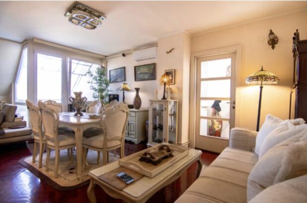 Banjica Bulevar oslobođenja Dupleks četvorosoban stan sa 3 t