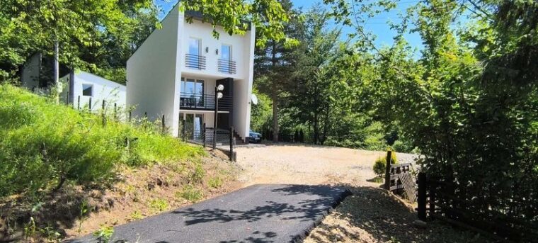 Zlatibor – Moderna kuća sa dodatnom stambenom jedinicom,Zova