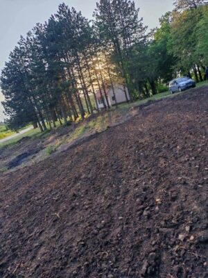 Prodajem plac na Fruskoj Gori